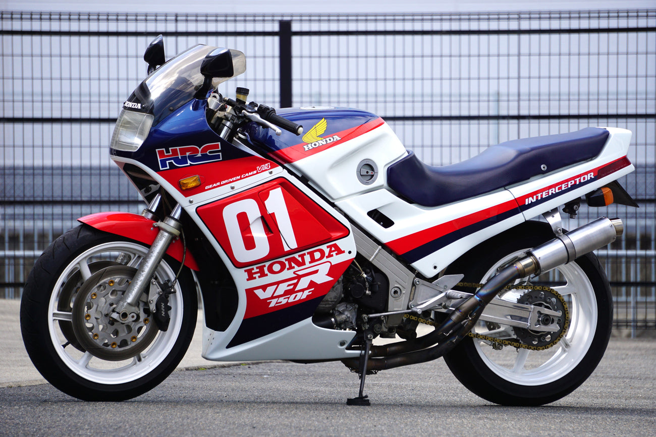 正規品／SCORPION VFR750F インターセプター マフラー本体 Factory ラウンドスリップオン ステンレススリーブ Homologa… 下取り車です！とても好みなんで少し乗ろうかな。HONDA VFR750F