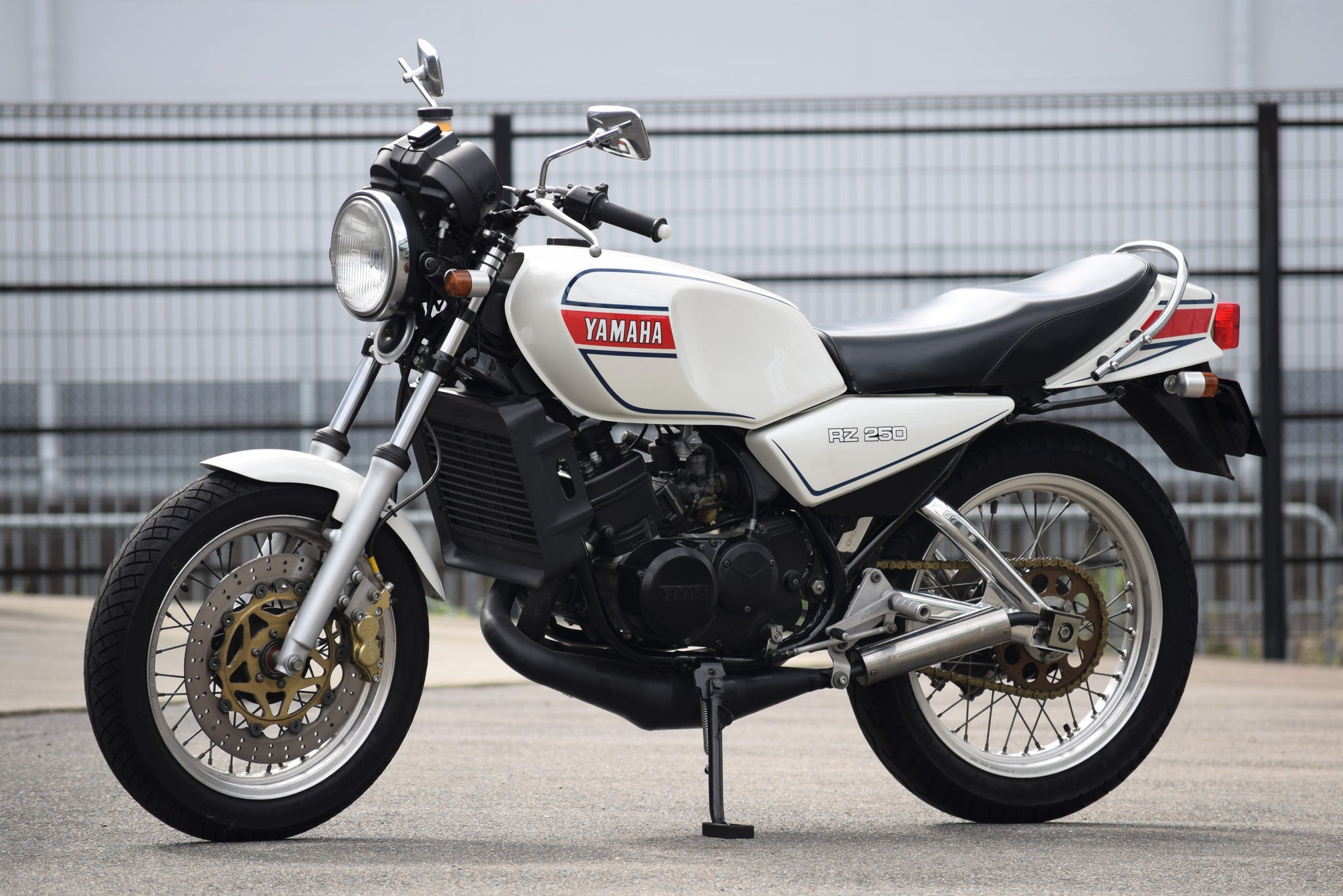 YAMAHA RZ250 – motorcycle proshop : m-tech